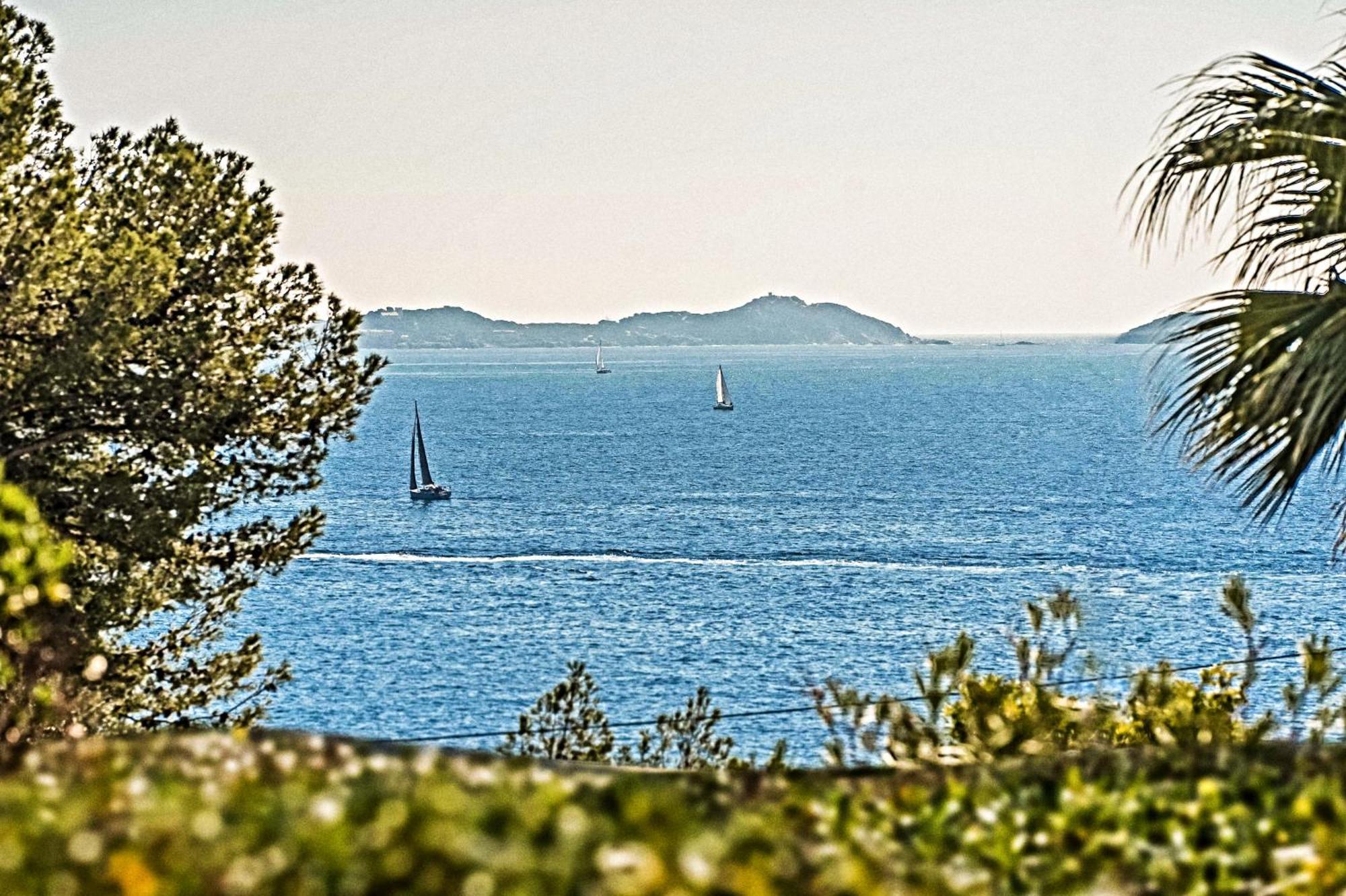 Logement Vue Mer Splendide - Situe A 50 Metres Du Bord De Mer Et 2 Minutes Des Plages - Bandolina Esterno foto